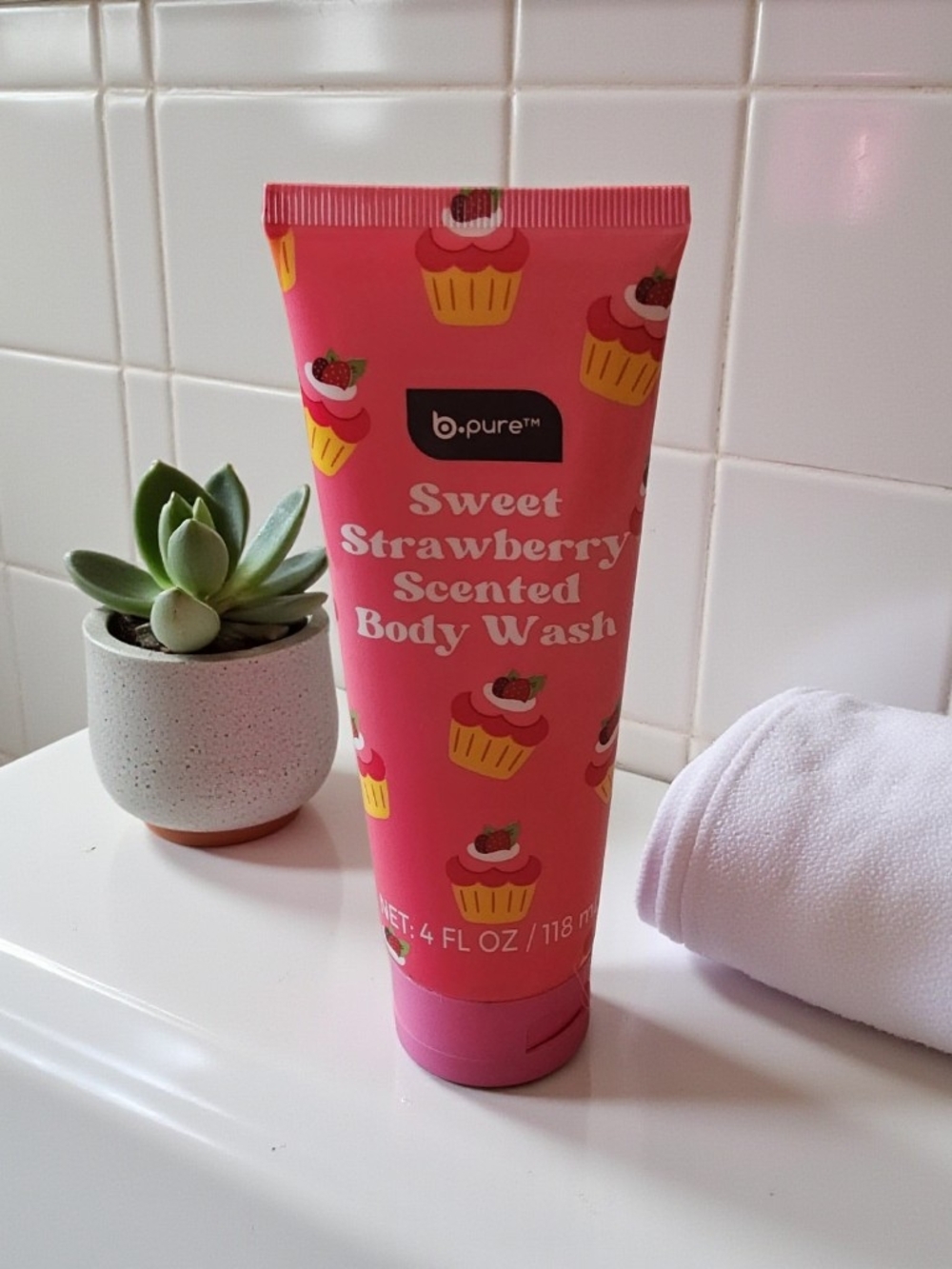 New b.pure Sweet Strawberry Scented Body Wash - Pink